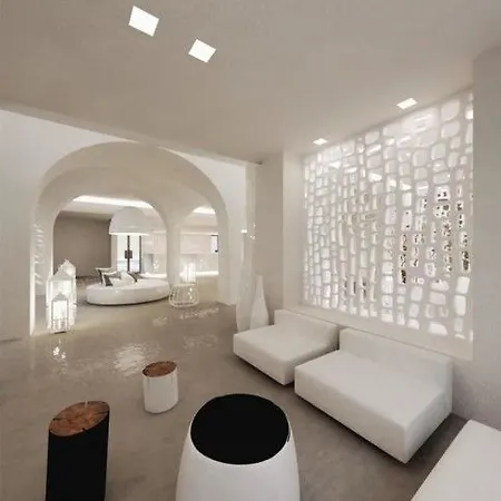 Aqua Blue 5* Perissa (Santorini)